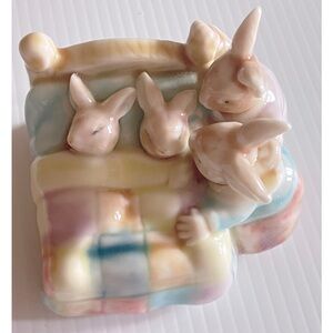 Figi Graphics Hop-104 Bunnies in Bed